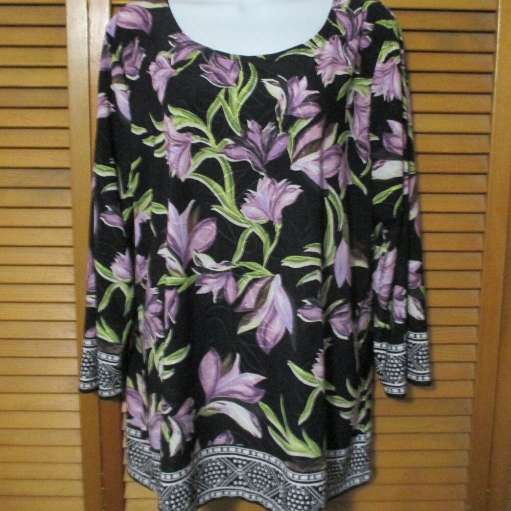 JM Collection top black, purples, floral print, wash & wear, stretch size XL